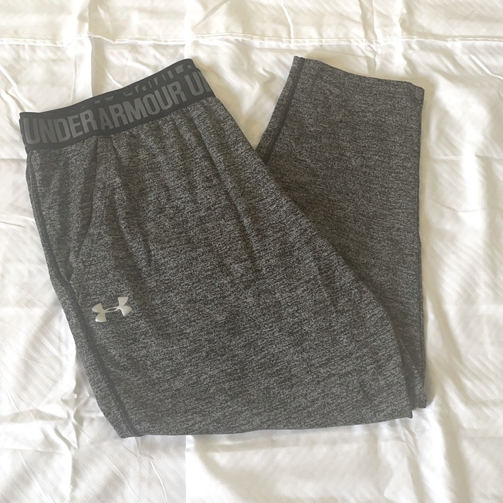Size Medium Under Armor 3/4 Length Joggers
